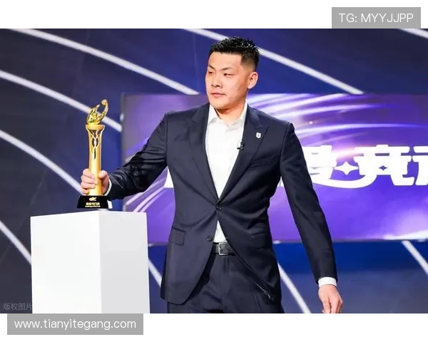 王大雷：从球场英雄到国门传奇的成长与挑战